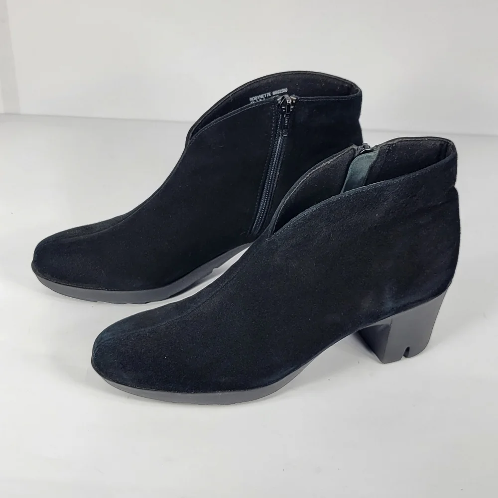 Munro Suede Robynette Ankle Booties #765 Size 8.5N